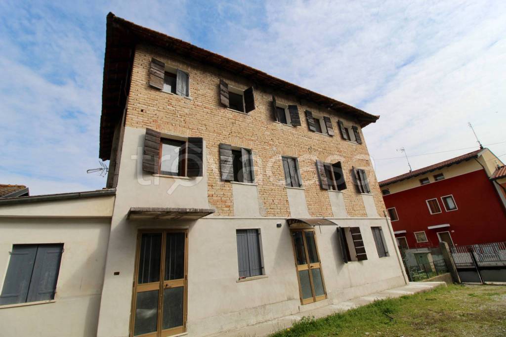 casa indipendente in vendita a Pordenone in zona Vallenoncello