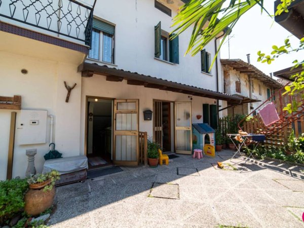 casa indipendente in vendita a Pordenone in zona Borgomeduna