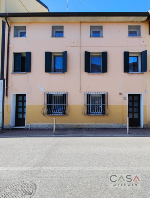 casa indipendente in vendita a Pordenone in zona Torre
