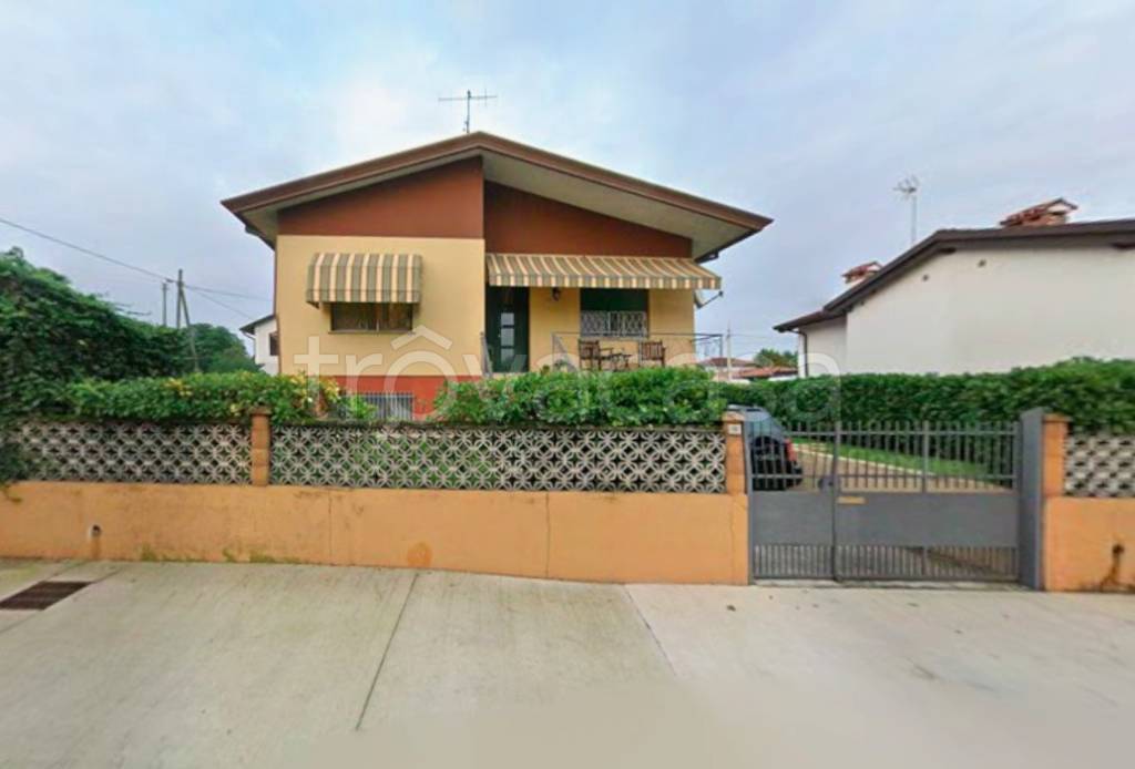casa indipendente in vendita a Pordenone in zona Torre