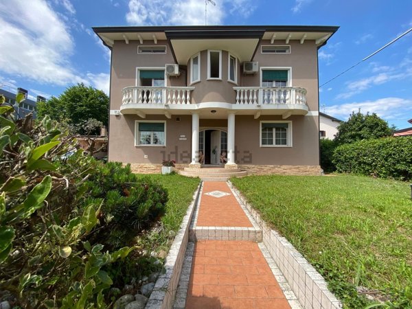 casa indipendente in vendita a Pordenone in zona Rorai Grande