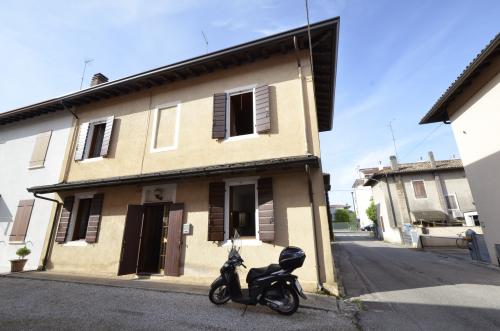 casa indipendente in vendita a Pordenone in zona Borgomeduna