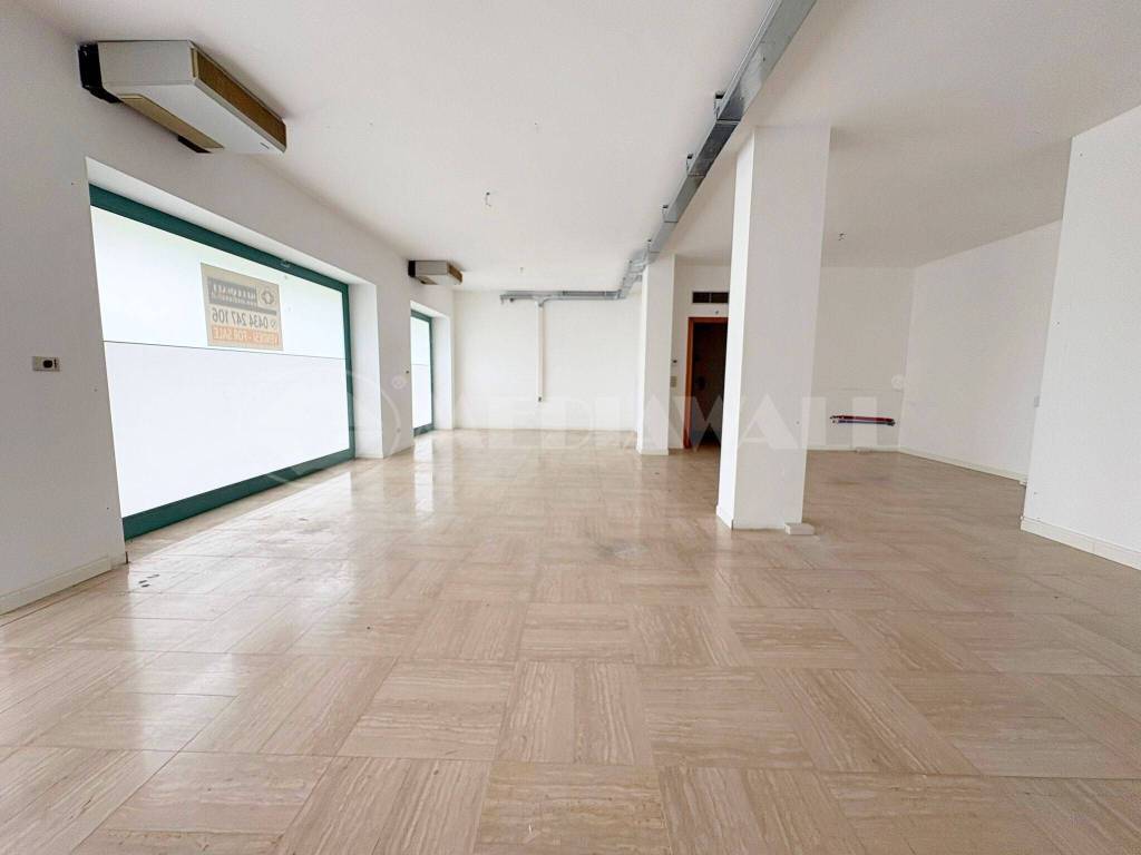 negozio in vendita a Pordenone