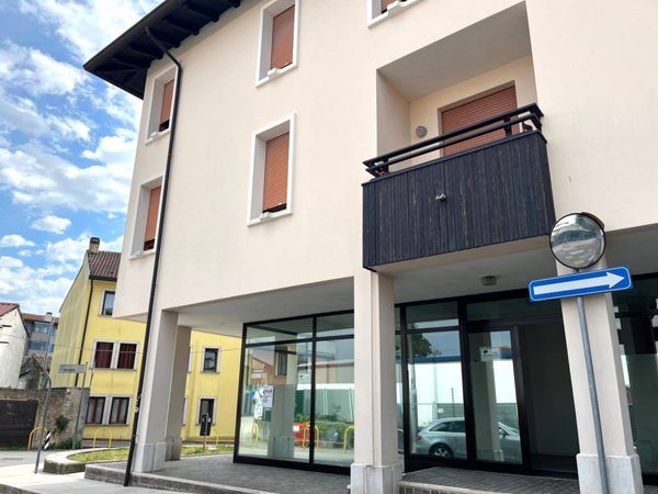 locale commerciale in vendita a Pordenone in zona Torre