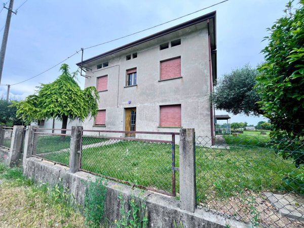 casa indipendente in vendita a Pordenone in zona Borgomeduna