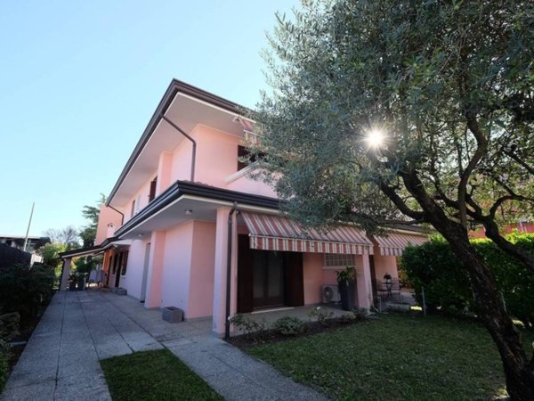 casa indipendente in vendita a Pordenone