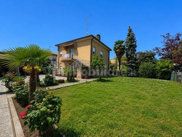 casa indipendente in vendita a Pordenone