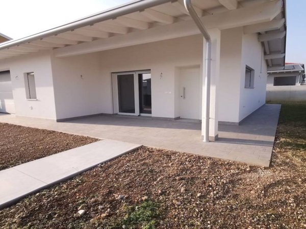 casa indipendente in vendita a Pordenone in zona Torre