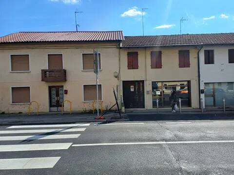 intera palazzina in vendita a Pordenone in zona Borgomeduna