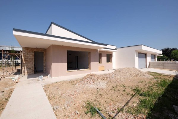 casa indipendente in vendita a Pordenone in zona Torre