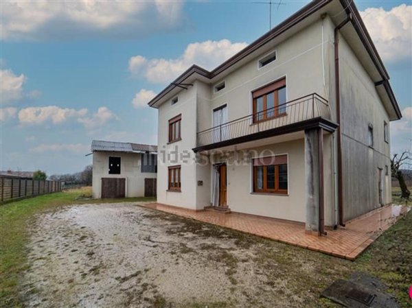 casa indipendente in vendita a Pordenone in zona Rorai Grande