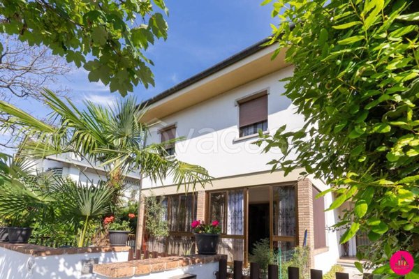 casa indipendente in vendita a Pordenone