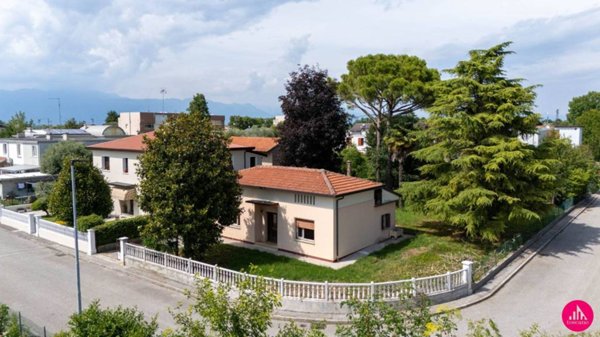 casa indipendente in vendita a Pordenone in zona Vallenoncello