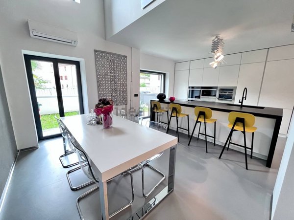 casa indipendente in vendita a Pordenone
