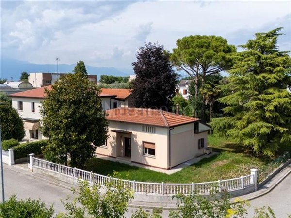 casa indipendente in vendita a Pordenone in zona Vallenoncello