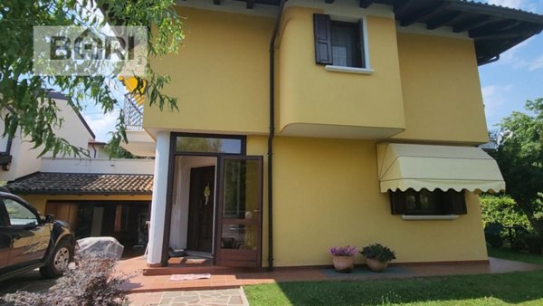 casa indipendente in vendita a Pordenone in zona Torre