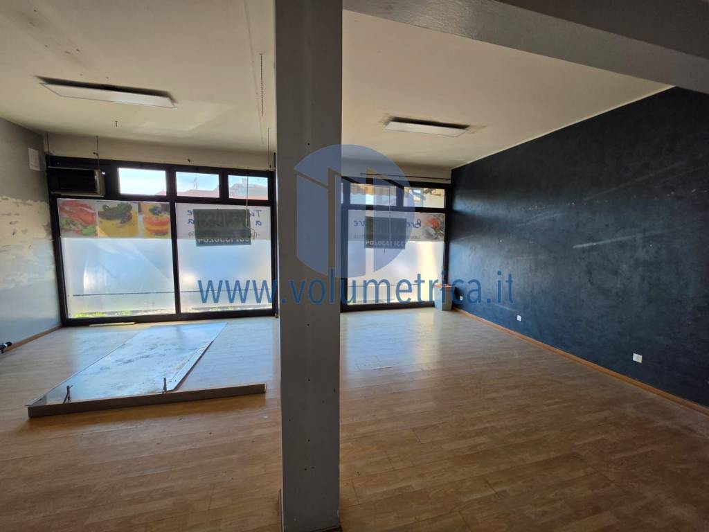 negozio in vendita a Pordenone