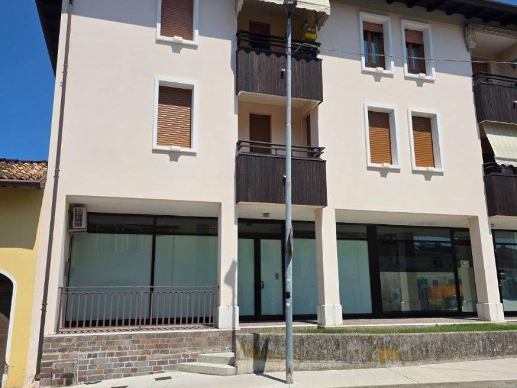 negozio in vendita a Pordenone in zona Torre