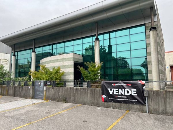 locale commerciale in vendita a Prata di Pordenone