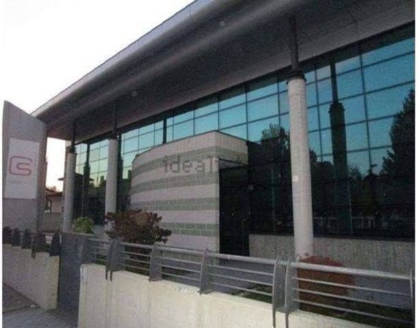 locale di sgombero in vendita a Prata di Pordenone