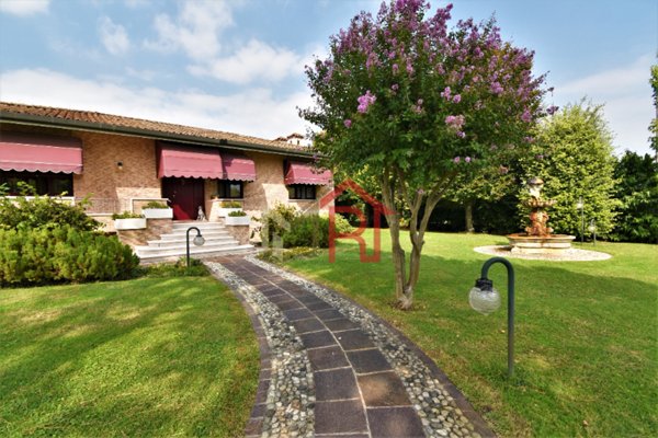 casa indipendente in vendita a Prata di Pordenone