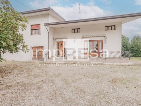 casa indipendente in vendita a Prata di Pordenone