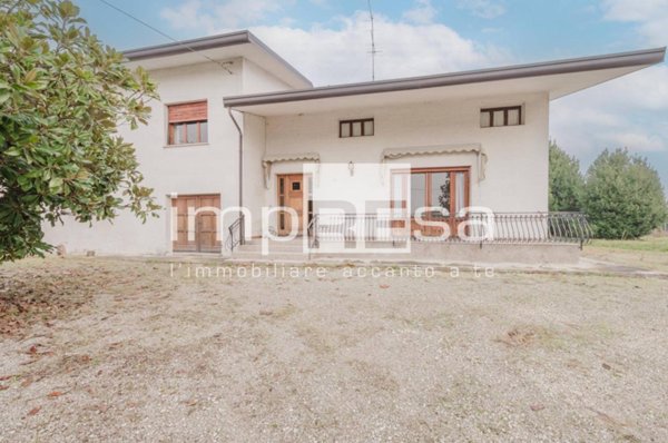 casa indipendente in vendita a Prata di Pordenone