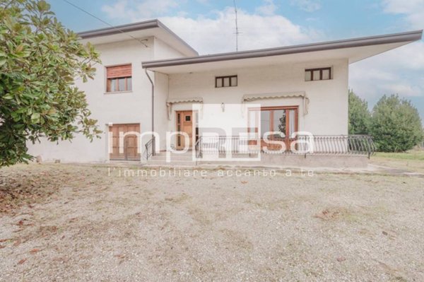 casa indipendente in vendita a Prata di Pordenone
