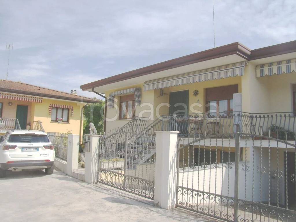 casa indipendente in vendita a Prata di Pordenone