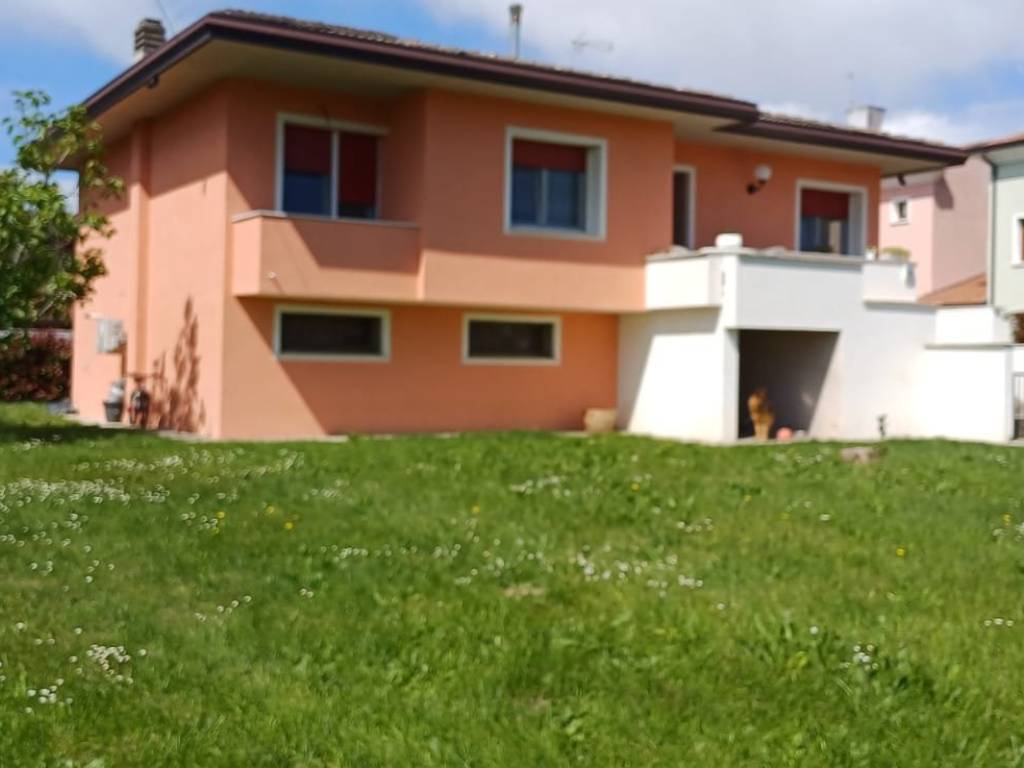 casa indipendente in vendita a Prata di Pordenone
