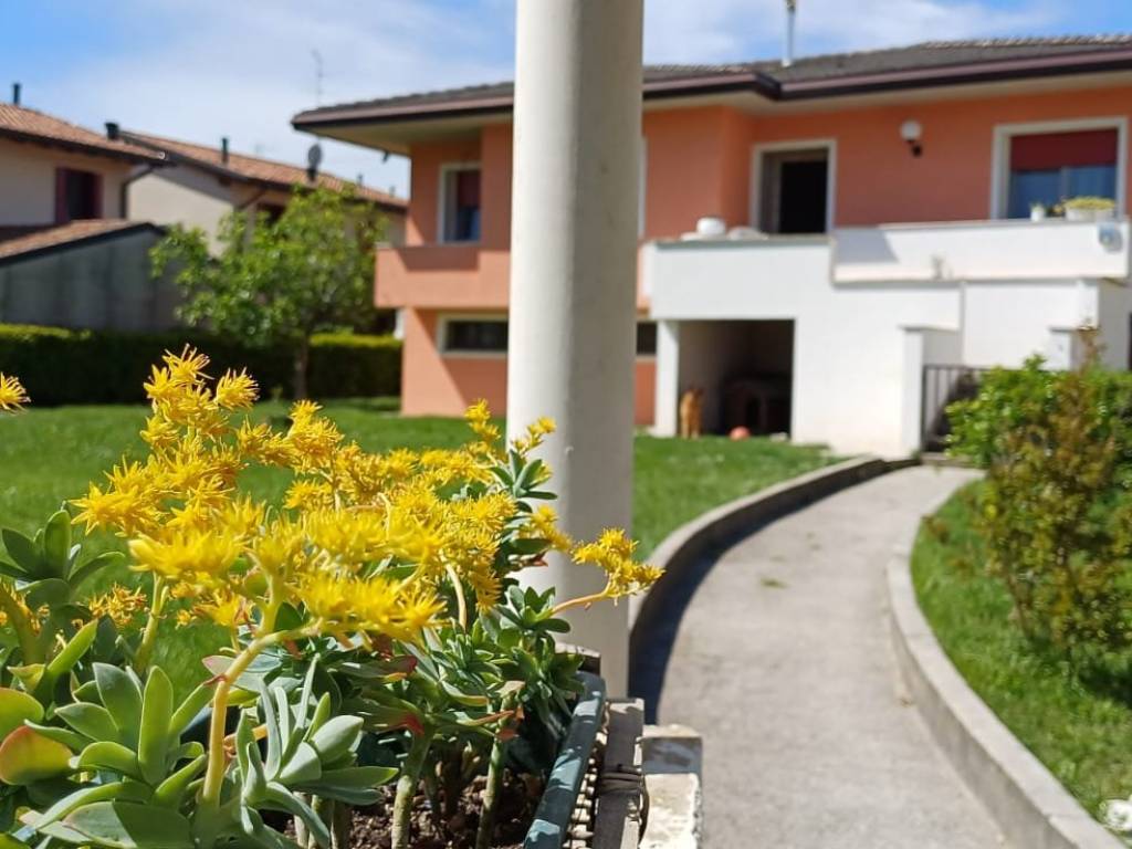 casa indipendente in vendita a Prata di Pordenone