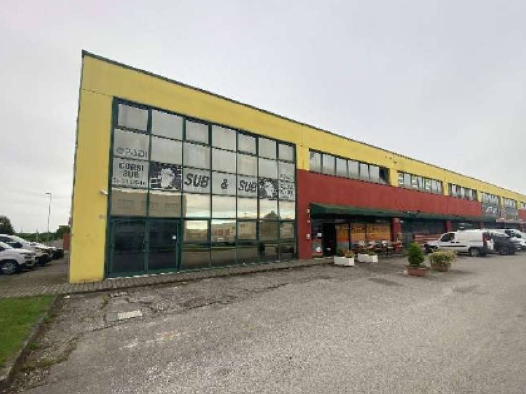 ufficio in vendita a Prata di Pordenone
