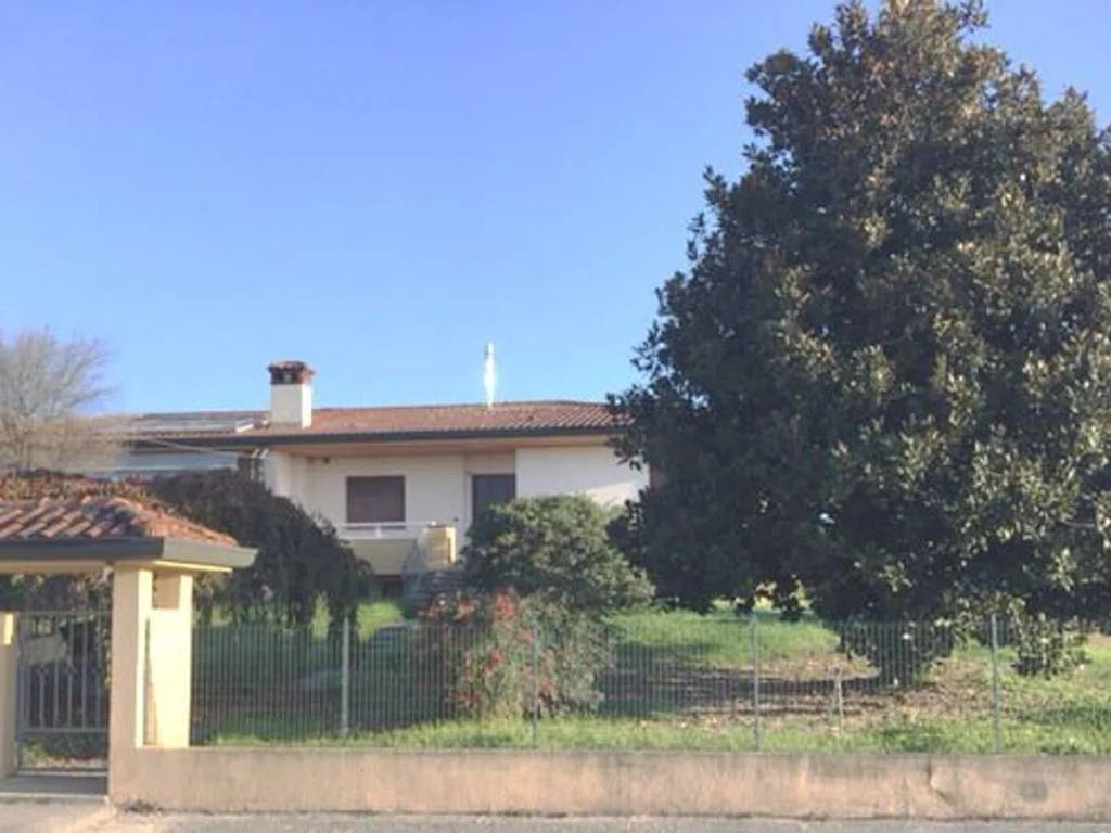 casa indipendente in vendita a Prata di Pordenone