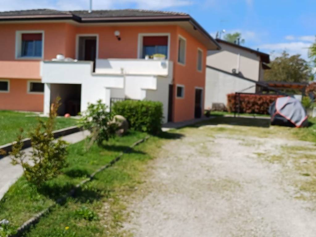 casa indipendente in vendita a Prata di Pordenone