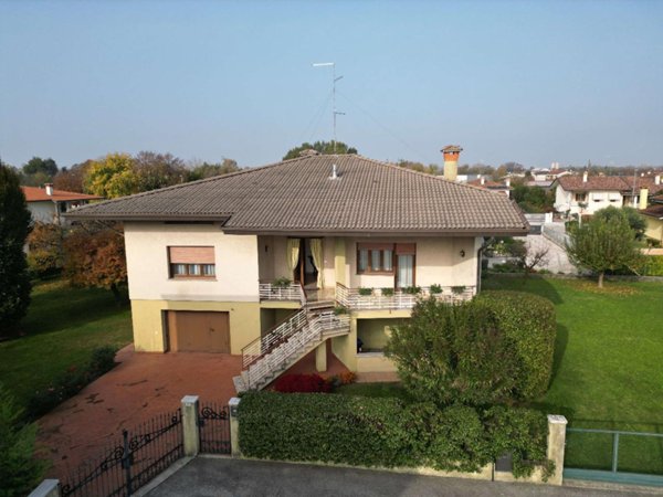 casa indipendente in vendita a Prata di Pordenone