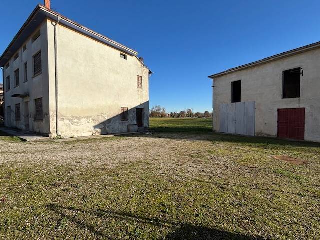 casa indipendente in vendita a Prata di Pordenone