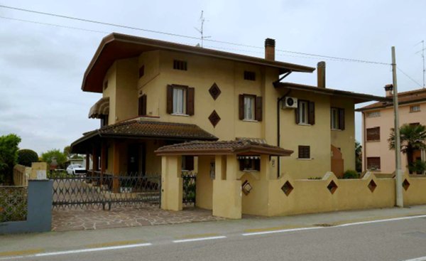 casa indipendente in vendita a Prata di Pordenone