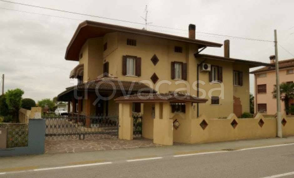 casa indipendente in vendita a Prata di Pordenone