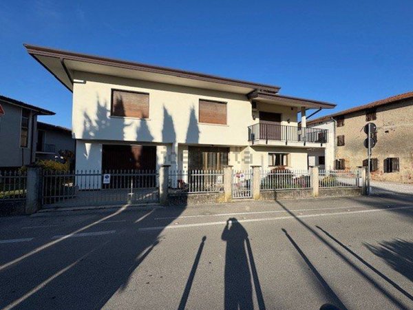 casa indipendente in vendita a Prata di Pordenone in zona Ghirano