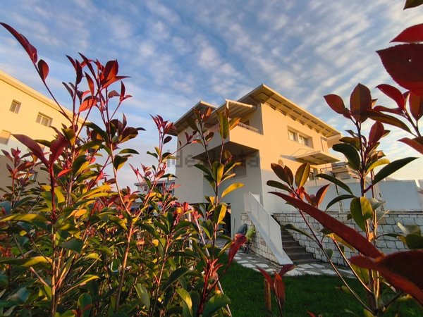 casa indipendente in vendita a Prata di Pordenone