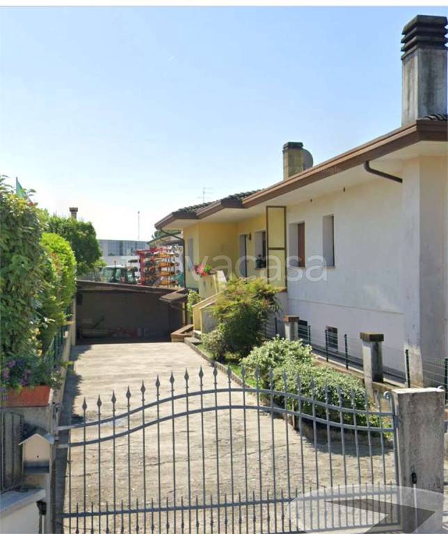 casa indipendente in vendita a Prata di Pordenone