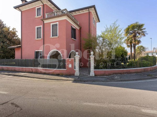 casa indipendente in vendita a Prata di Pordenone