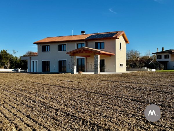 casa indipendente in vendita a Prata di Pordenone in zona Prata di Sopra