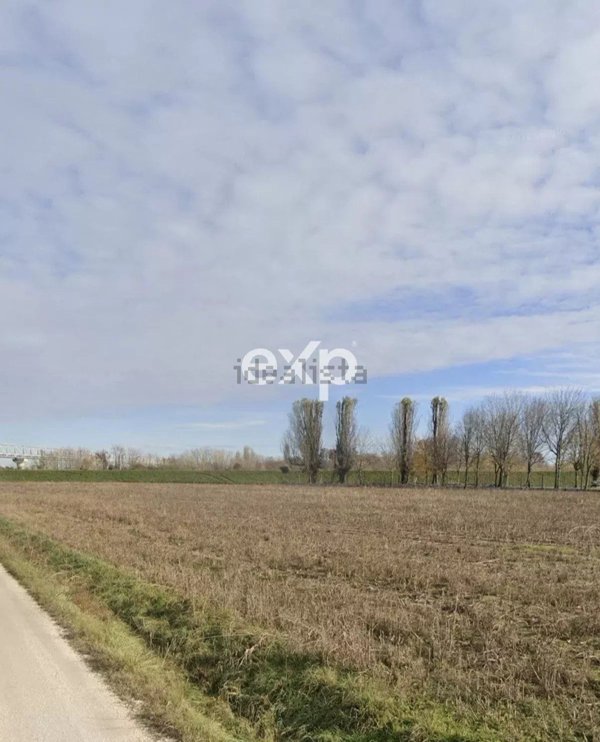 terreno agricolo in vendita a Prata di Pordenone in zona Prata di Sotto