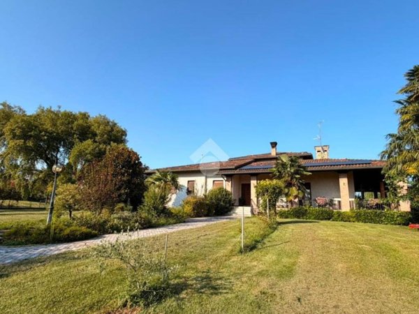casa indipendente in vendita a Prata di Pordenone
