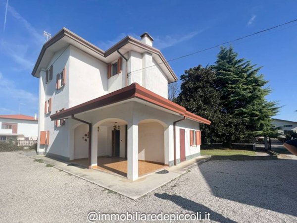 casa indipendente in vendita a Pravisdomini