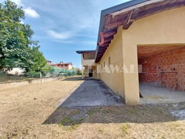 casa indipendente in vendita a Pravisdomini in zona Frattina