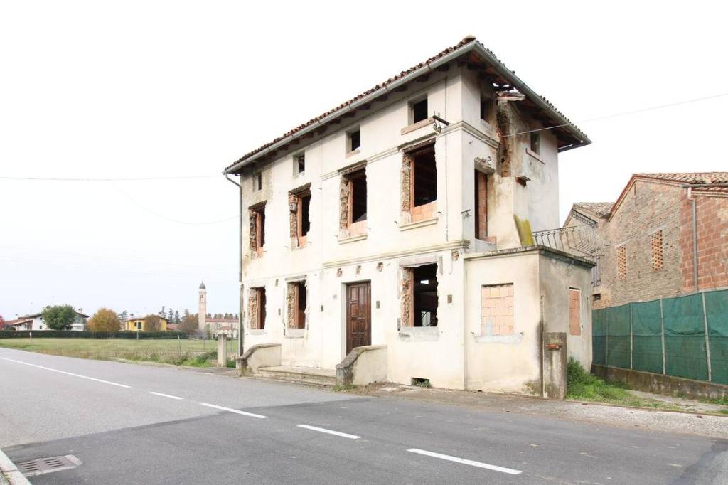 casa indipendente in vendita a Pravisdomini in zona Barco