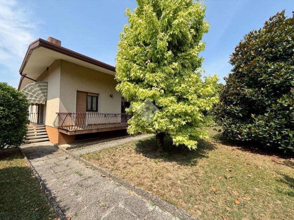 casa indipendente in vendita a Pravisdomini in zona Panigai