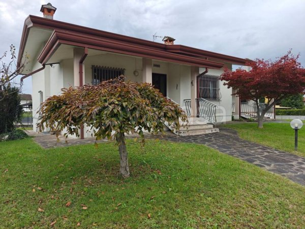 casa indipendente in vendita a Pravisdomini in zona Panigai